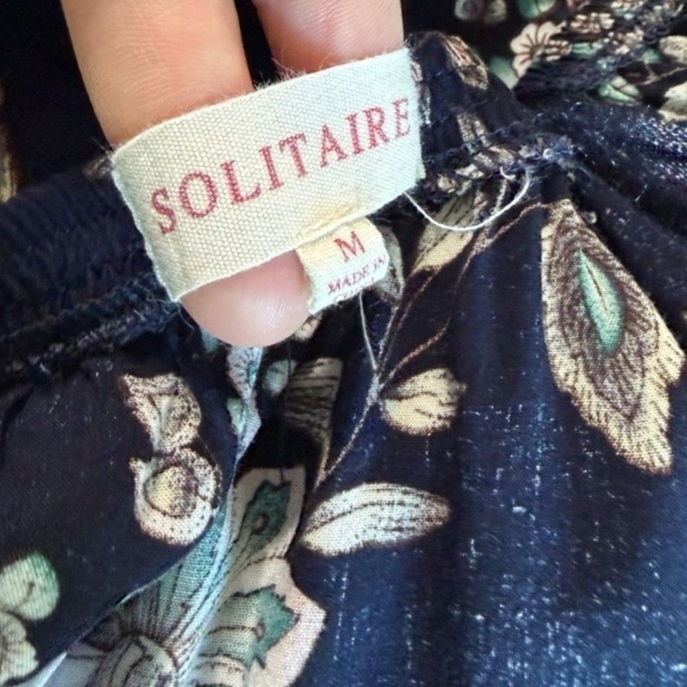 Solitaire Navy Blue Floral Off The Shoulder Bell Sleeve Blouse Top Medium - Picture 5 of 6